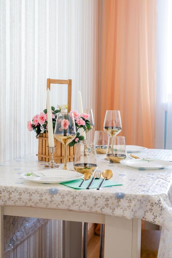 Akvarel Apartment Near Adk อัลมาตี ภายนอก รูปภาพ